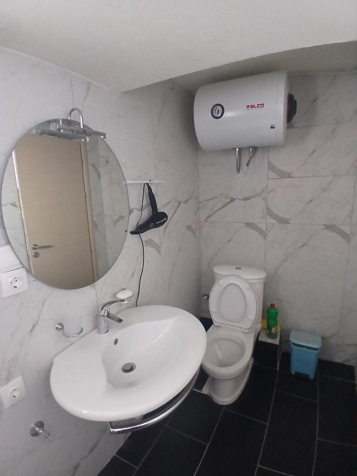 Blue Heaven Apartment Sarandë エクステリア 写真
