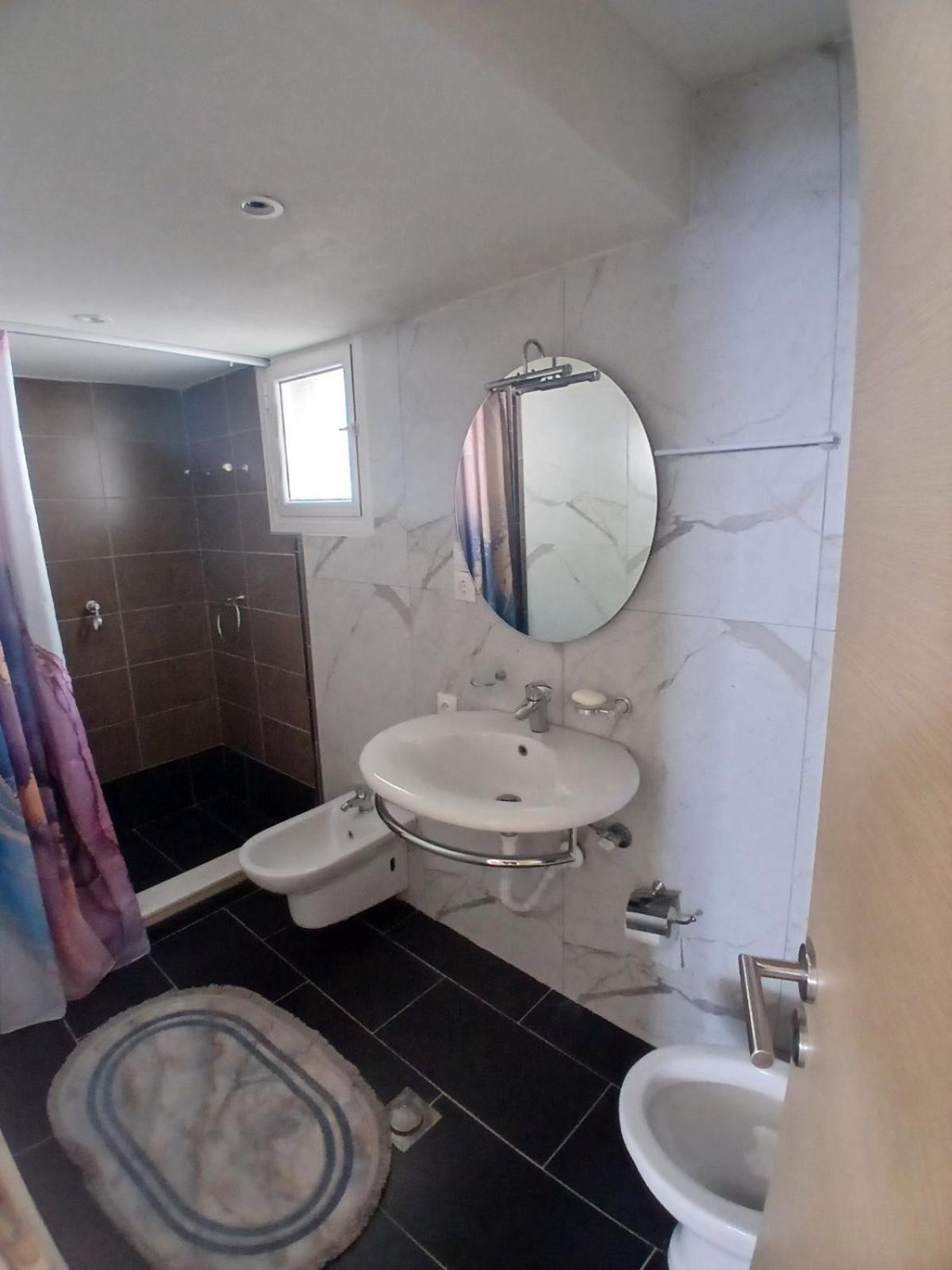 Blue Heaven Apartment Sarandë エクステリア 写真