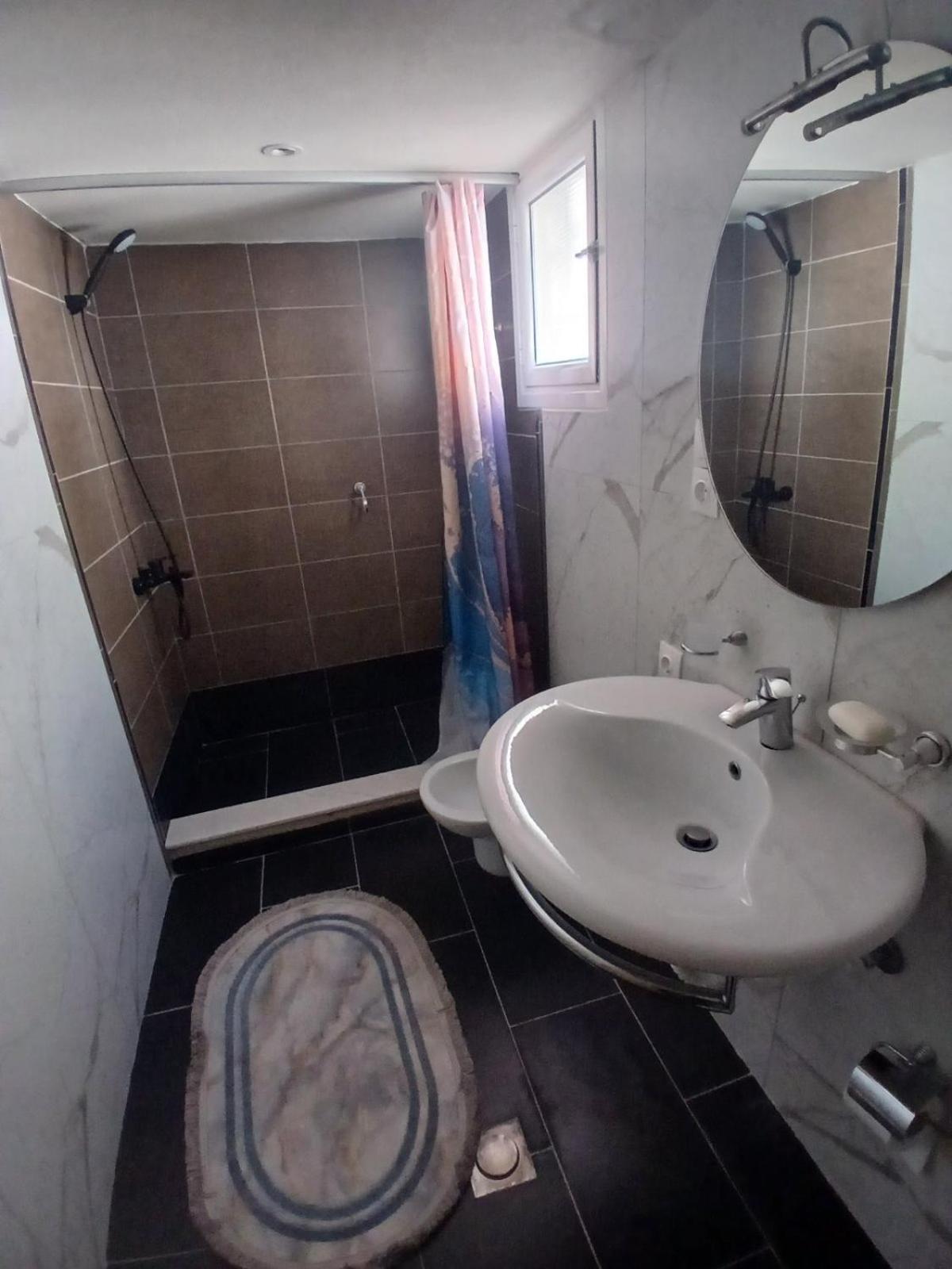 Blue Heaven Apartment Sarandë エクステリア 写真