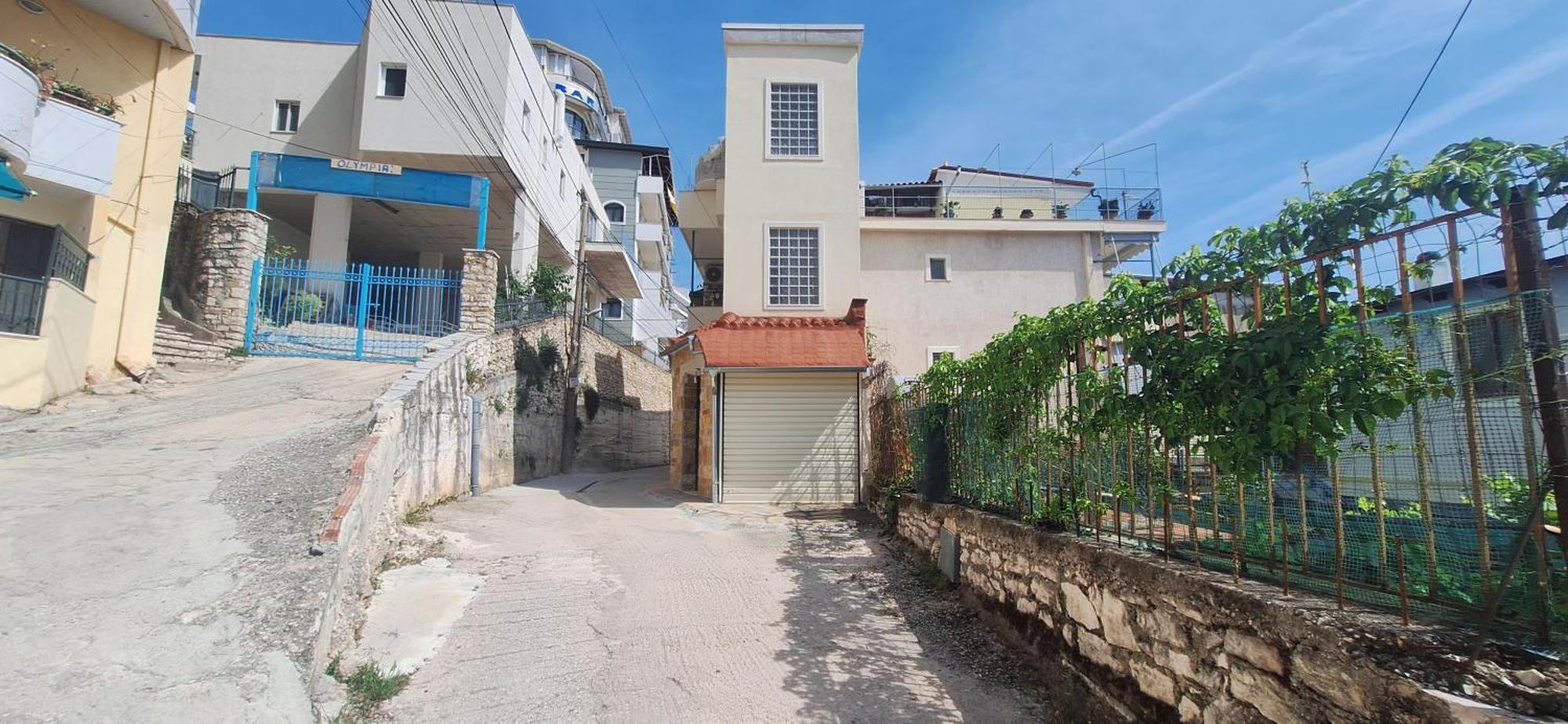 Blue Heaven Apartment Sarandë エクステリア 写真